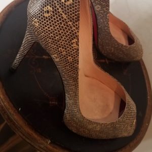 Crocadile Christian Louboutin Peep Toe Heels